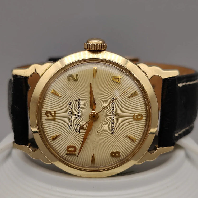 Cadran champagne authentique de la montre automatique vintage BULOVA 23 Jewels Selfwinding 1957.