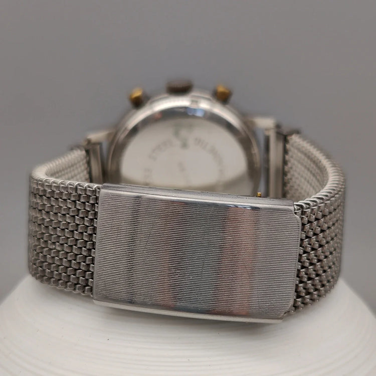 Fermoir montre vintage Cauny Prima Chronographe 1955. Vue détaillée du bracelet et de la boucle.