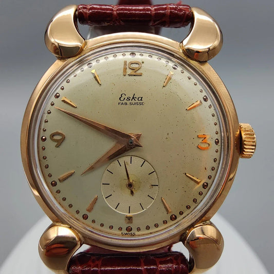 Cadran détaillé montre Eska Fab. Suisse 1950, vintage à mouvement manuel, couleur crème/champagne.