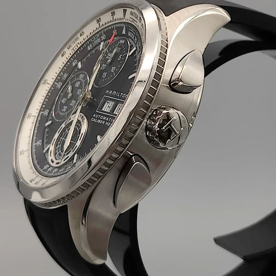 Hamilton Khaki Aviation X-Patrol 2015, montre automatique. Vue détaillée de la couronne latérale.