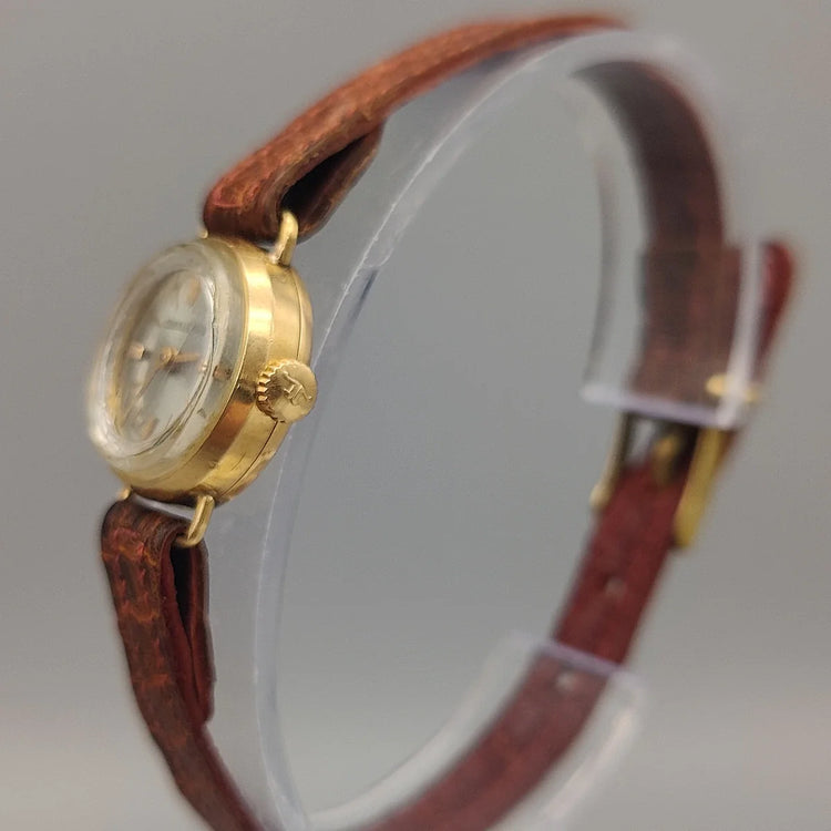 Couronne d'une montre Jaeger-LeCoultre Vintage Ladies 1962, mouvement manuel, élégante montre vintage femme.
