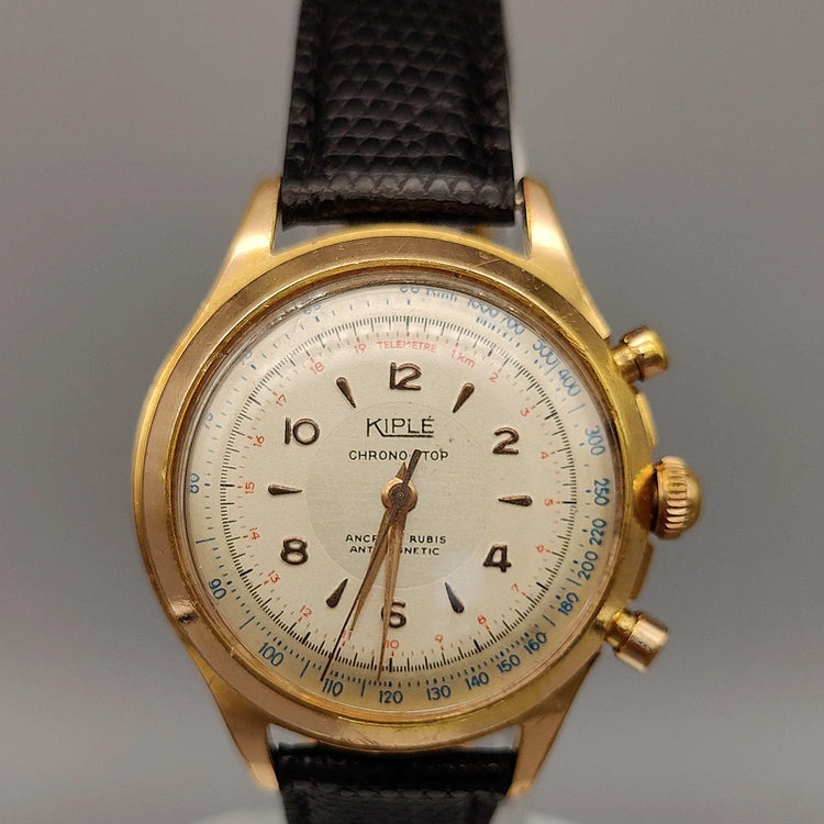 Cadran détaillé montre vintage Kiplé Chronostop 1955. Mouvement manuel, cadran champagne. Pièce de collection.