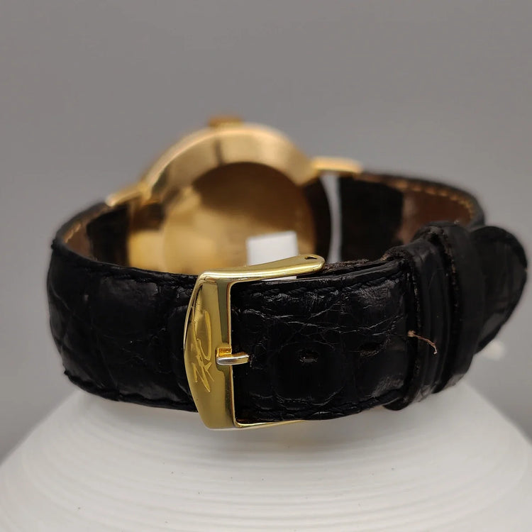 Fermoir authentique de la montre vintage Lip Chronometre 1955, cadran champagne.