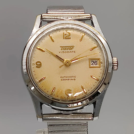 Boîtier de la montre vintage Tissot Visodate Camping automatique de 1962 avec cadran champagne.